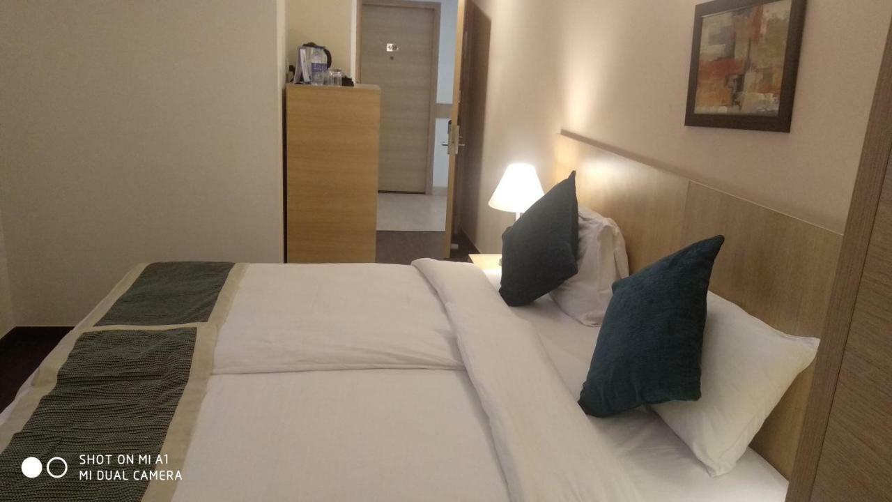 Starlit Suites Neemrana Eksteriør billede